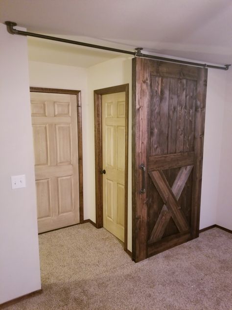 Ceiling mounted barn door without paying a fortune on the hardware #thewoodentoolbox #rustic #farm #barn #barndoor #creative #smartmove #perfecttouch #nolimits Room Divider Ideas Diy, Barn Door Ideas, Folding Patio Doors, Hanging Barn Doors, Bypass Barn Door, Diy Barn Door Hardware, Barn Door Closet, Diy Room Divider, Rolling Barn Door