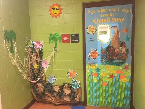 Moana Theme Moana Door Decorations Classroom, Moana Classroom Door, Moana Classroom Theme, Magical Classroom, Disney Teacher, Tropical Doors, Tropical Classroom, Class Mom, Teacher Appreciation Doors