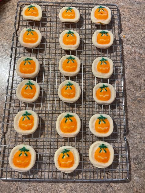 pumpkin sugar cookies!!! Pumpkin Face Cookies, Pumpkin Cookies Halloween, Pilsbury Pumpkin Cookie, Sugar Cookies Halloween, Fall Sleepover, Brands Packaging, Pumpkin Shaped Cookies, Halloween Pumpkin Cookies, Autumn Cookies