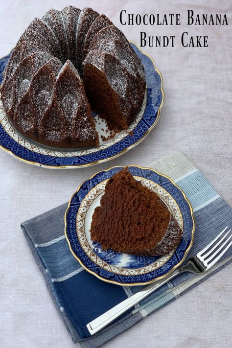 This no-fail Chocolate Banana Bundt Cake recipe is one of my family's favourite cakes. It's easy to make, perfect for any occasion, and always moist and delicious. Chocolate Banana Bundt Cake Recipes, Banana Chocolate Bundt Cake, Banana Bundt Cake Recipe, Banana Pound Cake, Confectioners Sugar Icing, Diy Cookies, Cake Magic, Pumpkin Cakes, Banana Bundt Cake