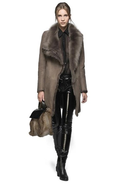 Composition: 100% Genuine Shearling Leather / Sheepskin
Color: Nude
Sophisticated coat with inner wool trim detail. Asymmetrical zip closure. Wide collar. Side zip welt pockets. Soft touch. Long Shearling Coat Outfit, Shearling Coat Outfit, Sherling Coat, Shearling Coat Womens, Long Coat Outfit, Elegant Jacket, Fur Leather Jacket, Leather Coats, Shearling Vest