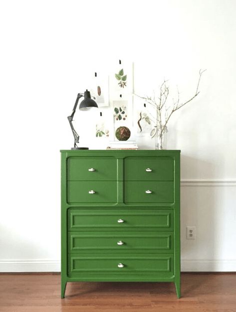 Green Painted Furniture, Green Dresser, Bedroom Furniture Makeover, Painted Bedroom Furniture, Green Furniture, Flipping Furniture, Colorful Furniture, Beautiful Furniture, Upcycled Furniture