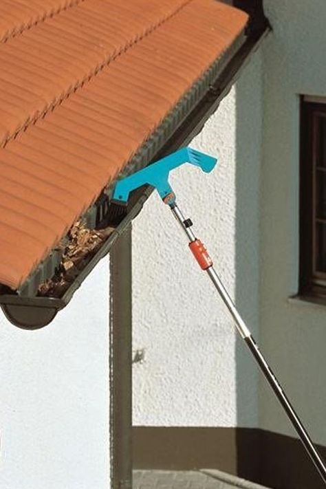 Gutter Cleaning Tool, Diy Gutters, Gutter Cleaner, Rustic Pergola, Yard Tools, Yard Waste, Rain Gutters, Cleaning Gutters, Diy Home Repair