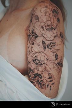 Fineline Floral Tattoo, Regrets Tattoo, Line Botanical, Floral Arm Tattoo, Tattoo Art Design, Shoulder Cap Tattoo, No Regrets Tattoo, Floral Tattoo Shoulder, Wrap Tattoo