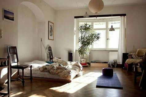 Newlywed Bedroom, Mattress On Floor, Floor Bed, House Room, Bedroom Aesthetic, Apartment Interior, Small Living Rooms, Design Living, Bedroom Storage