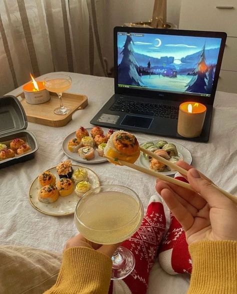 / netflix / netflix&chill/ movie night Netflix And Chill Aesthetic, Pamper Evening, Chill Aesthetic, Pijama Party, Cozy Evening, Netflix And Chill, About Time Movie, Christmas Aesthetic, Me Time