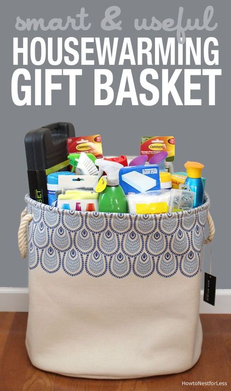 Smart and useful housewarming gift basket! LOVE that you give people what they actually need in the first few days (or things they might forget to buy... like trash bags!) Housewarming Gifts For Men, Housewarming Gift Basket, Housewarming Gift Baskets, Apartment Gift, Diy Gift Baskets, Creative Diy Gifts, Diy For Men, Diy Presents, Mason Jar Gifts