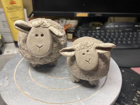 Pottery Animals, Air Dry Clay Projects, Kids Pottery, Art Club, Clay Projects, Air Dry Clay, Craft Inspiration, Clay Crafts, Sheep