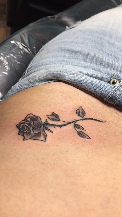 Rose Tattoo Belly, Rose Tattoo Waist, Stomach Rose Tattoo, Small Rose Tattoo On Hip, Rose Tattoo On Waist, Lower Back Rose Tattoo, Hip Rose Tattoos Women, Rose Stomach Tattoo, Tattoo On Lower Stomach