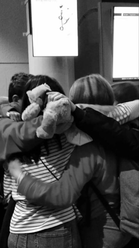 Group Hug Aesthetic, Group Hug Photo, Friends Hugging Aesthetic, 2024 Energy, Hug Pictures, Wanna Recreate, Friends Hugging, Group Hug, Good And Evil