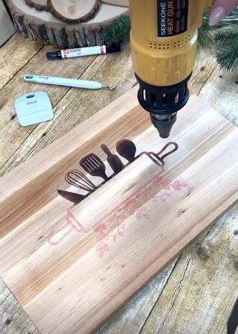 Wood Projects For Craft Shows, Fun Wood Projects, Popcorn Bar Sign, Scorch Marker, Wine Bar Sign, Cricut Gifts, Wood Burning Pen, Christmas Spoons, Wood Stumps