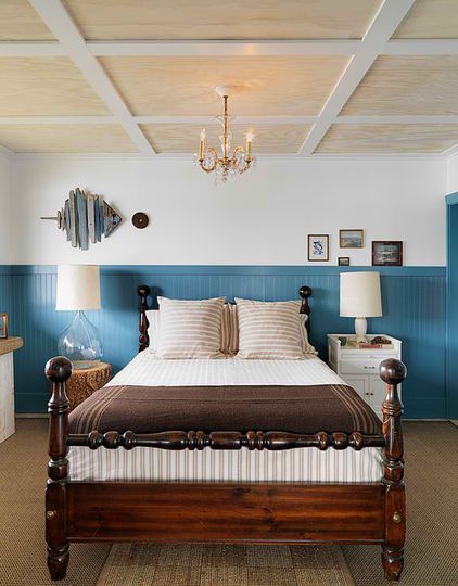 guest bedroom ceiling is made of bleached plywood panels and white strapping. Houzz.com Plywood Ceiling, Beach Style Bedroom, Chic Beach House, Plywood Walls, Beach House Interior Design, Cottage Retreat, Dropped Ceiling, Eclectic Bedroom, Coastal Bedrooms