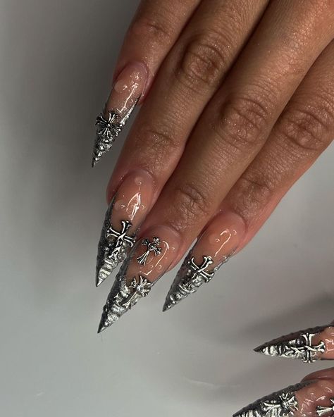 Emily’s Instagram post: “Wet metal 🔗🗡💧 - @naildbynya “bling gel” “Non wipe top coat” “Rubber top coat” for the 💧 CODE “VIVID10” to save $$💸💗 - @shopkrylx “Cover…” Metallic Nails, Pretty Acrylic Nails, Top Coat, Nail Inspo, Ongles, Acrylic Nails, Nail Designs, Lily, Paint