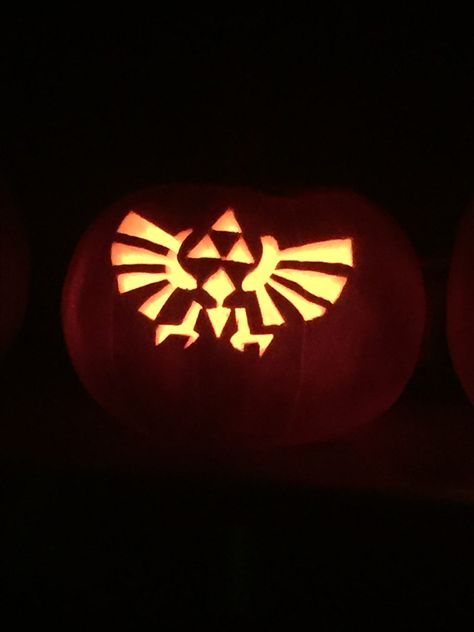 Zelda Pumpkin Painting, Legend Of Zelda Pumpkin Carving, Nintendo Pumpkin Carving, Zelda Pumpkin, Oogie Boogie Pumpkin, Pumpkin Carve, Pumpkin Stencils, Amazing Pumpkin Carving, Easy Pumpkin Carving