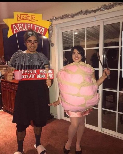 Funny Mexican Pictures, Mexican Halloween Costume, Africa Fashion Woman, Sibling Halloween Costumes, Hispanic Aesthetic, Funny Spanish Jokes, Costumes For Couples, Pretty Halloween Costumes, Funny Spanish Memes