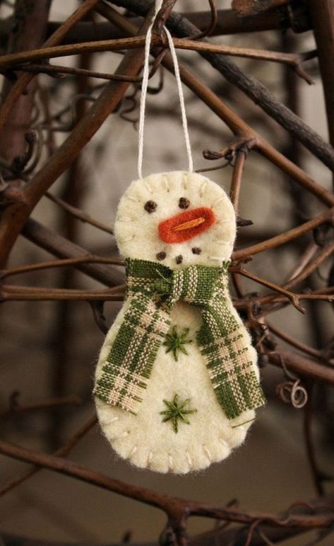 Felt Snowman, Felt Christmas Tree, Snowman Ornament, For Home, Snowman Crafts, Christmas Ornaments Homemade, Felt Christmas Ornaments, Wool Crafts, Christmas Sewing