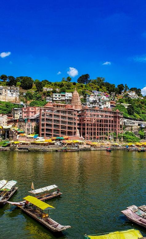 Omkareshwar Jyotirling Temple, Narmada Parikrama, Omkareshwar Temple, 12 Jyotirlinga, Shiva Images Hd, Shiva Images, Holy Symbol, Cutest Animals On Earth, Narmada River