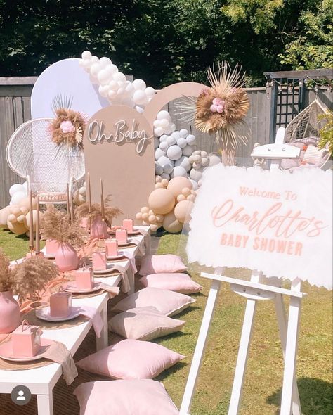 Boho Gender Reveal Ideas, Picnic Gender Reveal, Boho Gender Reveal Party, Boho Gender Reveal, Gender Reveal Baby Shower Themes, Classy Baby Shower, Bear Baby Shower Theme, Princess Birthday Party Decorations, Baby Shower Theme Decorations