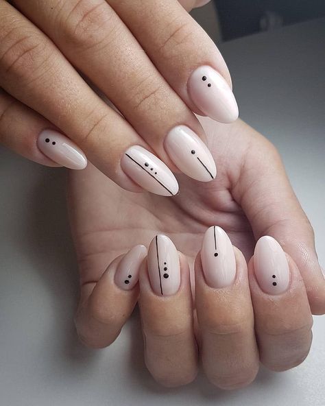 Push On Nails Short, Minimalist Art Nails, Short Round Tip Nails, Nail Ideas With Dots, Lines And Dots Nail Art, Line And Dot Nail Designs, Almond Cut Nails, Abstract Lines Nails, Minimal Acrylic Nails