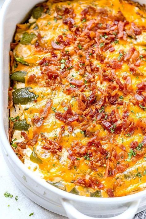 This Pioneer Woman Jalapeno Popper Chicken Casserole is one of the best and easiest jalapenos and chicken recipes ever. This easy Jalapeno Popper Chicken Jalapeño Popper Chicken Casserole, Popper Chicken Casserole, Popper Chicken, Chicken Casserole Recipe, Jalapeno Popper Chicken, Jalapeno Chicken, Resep Diet, Cook Chicken Breast, Jalapeno Poppers