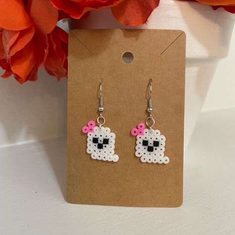 Perler Bead Ghost Earrings White, Black And Pink New Handmade Less Than An Inch Perler Beads Bundle To Save Don’t Be Afraid To Send Offers :) Diy Perler Beads Halloween, Perler Bead Christmas Earrings, Cute Things To Make With Perler Beads, Halloween Perler Earrings, Perler Beads Earrings Ideas, Pearl Or Bead Ideas, Perler Bead Ghost, Stranger Things Perler Beads, Perler Beads Halloween