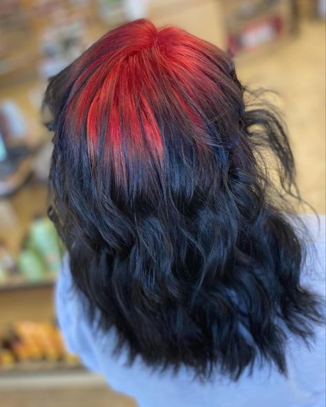 Roots are red and the rest is black Red Roots To Black Hair, Red Root Black Hair, Red Dyed Roots On Black Hair, Red Snd Black Hair Ideas, Red Root Hair, Black Roots Red Ends Short Hair, Colored Shadow Root Black Hair, Red Roots With Black Hair, Red Shadow Root Black Hair