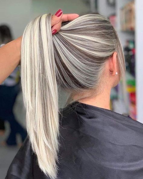 Pearl Blonde, Vlasové Trendy, Spring Hair Color, Silver Blonde, Long Hair Color, Blonde Hair Looks, Hair Done, Winter Hair Color, Platinum Blonde Hair