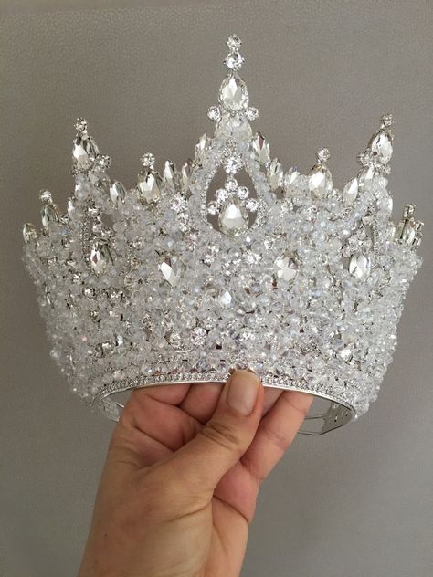 Real Crowns Queens, Black Crystal Crown, Queen Crowns, Royalty Crown, Crown Aesthetic, Wedding Tiaras, Crown Silver, Pageant Crowns, Bride Crown