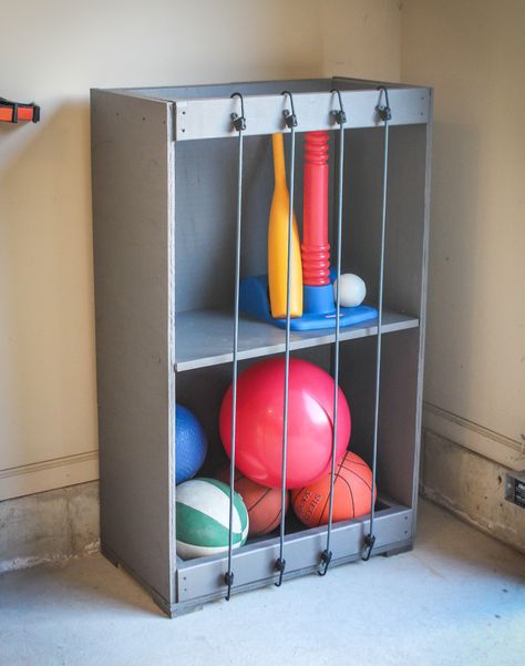 Outdoor Toy Storage, Storage Hacks Diy, Sports Storage, Diy Toy Storage, Diy Rangement, Garage Organization Diy, Ball Storage, Garage Shed, Diy Garage Storage