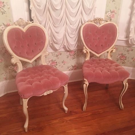 Pink Chairs, Kule Ting, Cute Furniture, Dream Room Inspiration, Pink Room, Cute Room Decor, Room Inspiration Bedroom, Room Ideas Bedroom, Dream Rooms