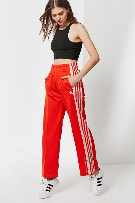 Adidas Originals Embroidered Floral Track Pant Adidas Track Pants Outfit Woman, Adidas Track Pants Outfit, Adidas Street Style, Adidas Pants Outfit, Looks Adidas, Track Pants Outfit, Look Adidas, Track Pants Women, Character Board