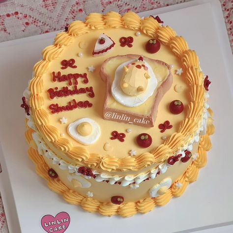 LinLin Cake Shop 🍰 リンリンケーキ 🇲🇾 on Instagram: “Gudetama on a toast 🍳🍞🍅🍴✨ This lazy egg supposed to be celebrating his birthday but he doesn't want to get out of his toasty bed! I…” Gudetama Cake, Lazy Cake, Sanrio Gudetama, A Slice Of Cake, Lazy Egg, Slice Of Cake, Funny Birthday Cakes, Cute Egg, Unique Cakes