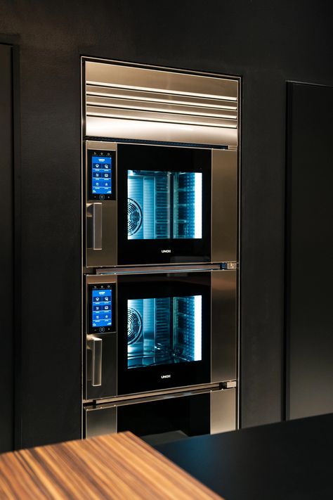 SuperOven is the professional oven Unox Casa that allows you to make any type of cooking Unox Oven, Professional Oven, Oven Design, Create Ads, Kitchen Oven, Exhibition Space, Home Cooking, The Professional, Food Videos