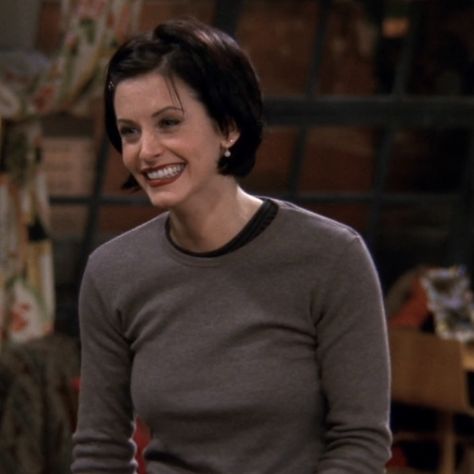 Monica Geller Bob Haircut, Monica Friends Hair Short, Courtney Cox Short Hair, Monica Short Hair, Monica Geller Haircut, Monica Geller Short Hair, Courtney Cox 90s, Monica Geller Hair, Courtney Cox Hair