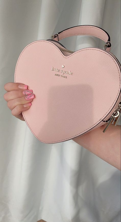 Pink Heart Kate Spade Purse, Kate Spade Pink Heart Bag, Kate Spade Love Shack Heart Purse, Heart Bag Kate Spade, Kate Spade Heart Purse Outfit, Cute Pink Purses, Small Pink Purse, Cute Kate Spade Bags, Pink Bags Aesthetic