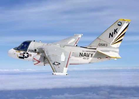 Only one Navy aircraft has been designated Navy One to fly the President - We Are The Mighty Airplane Ideas, Russian Submarine, Aviation Nation, Navy Carriers, F4 Phantom, Fly Navy, Naval Aviation, Aircraft Carriers, Air Planes