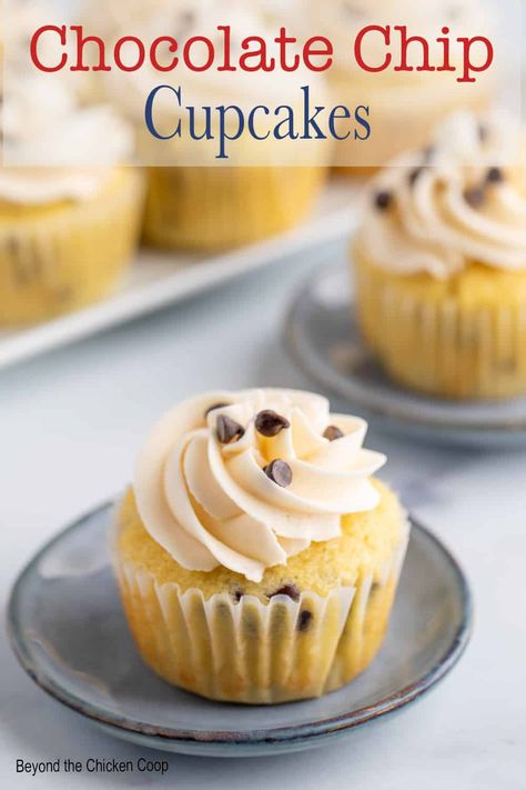 Chocolate Chip Cupcakes Choco Chip Cupcakes, Vanilla Chocolate Chip Cupcakes, Mini Chocolate Chip Cupcakes, Chocolate Chip Cupcakes Recipe, Best Chocolate Cupcakes, Quick Baking, Chocolate Chip Cupcakes, Homemade Chocolate Chips, Frozen Chocolate