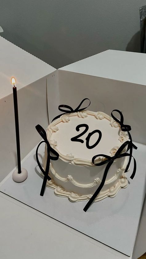 22 Birthday Cake, A New Chapter Begins, 22nd Birthday Cakes, 22 Birthday, Birthday Inspo, 22nd Birthday, Pretty Birthday Cakes, New Chapter, Birthday Cakes