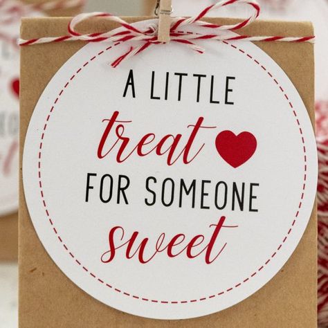 Little Treat for Someone Sweet Tags Treat For Someone Sweet Printable, Classroom Valentines Gifts, Valentines Ideas For Him, Diy Valentines Day Gifts For Him, Saint Valentin Diy, Valentines Bricolage, Friend Valentine Gifts, Valentines Gift Tags, Valentine Gifts For Kids