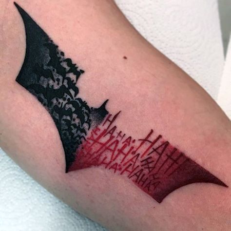 Mens Half Batman Symbol Half Joker Laughing Arm Tattoos Tato Joker, Batman Symbol Tattoos, Dragons Tattoo, Halloweenský Makeup, Tattoo Placements, Tatuagem Masculina Pequena, Organizator Grafic, Batman Tattoo, Marvel Tattoos