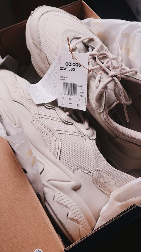 Adidas Ozweego Sneakers (Beige) Review — Giselle Arianne Oweezgo Outfit, Nike Ozweego, Ozweego Street Style, Beige Sneakers Outfit, Adidas Ozweego Outfit, Adidas Ozweego Beige, Adiprene Adidas, Shoe Lookbook, Ozweego Adidas