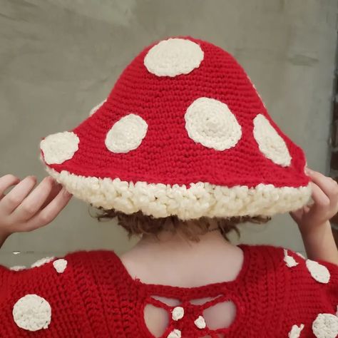 Crochet Mushroom Hat Free Pattern, Mushroom Hat Crochet, Crochet Mushroom Hat, Hat Reference, Mushroom Ideas, Mario Hat, Mushroom Shirt, Easy Crochet Animals, Mushroom Hat