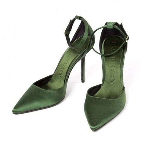 Burberry - Hunter green satin pumps Shoes Pumps Heels, Hak Tinggi, Dr Shoes, Shoes Heels Classy, Heels Classy, Fancy Shoes, Girly Shoes, Shoe Inspo, Aesthetic Shoes