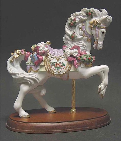 Christmas Carousel, Carousel Animals, Detail Arsitektur, Carousel Cake, Lenox Christmas, Creation Deco, Merry Go Round, Carousel Horses, Rocking Horse