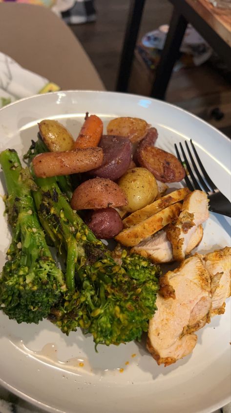 Meals With Broccolini, Crispy Chicken Meal Ideas, Soft Foods Dinner Ideas, Medetrainian Recipes, Dinner Recipes Trader Joes, Lunch With Potatoes, Black People Thanksgiving Food, Lemon Broccolini, Broccolini Roasted