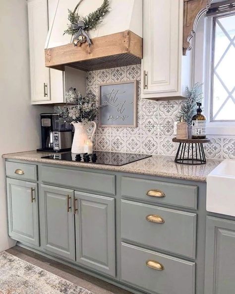 Kitchen Sage Green Cabinets, Farmhouse Kitchen Sage Green, Kitchen Sage Green, Sage Green Cabinets, Unique Kitchen Backsplash, Brown Kitchen Cabinets, Paint Kitchen, Kitchen Remodel Inspiration, Kitchen Ideas Dark Cabinets