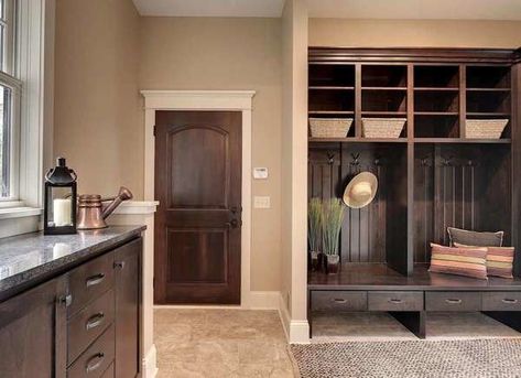 Built In Mudroom Storage (PC/Design: Christian Brothers Cabinets) Beach Mudroom, Entry Storage Ideas, Custom Laundry Room Cabinets, Mud Room Drop Zone, Clean Laundry Room, Mud Room And Laundry, Laundry Mud Room Ideas, Mudroom Designs, Clean Kitchen Cabinets Wood