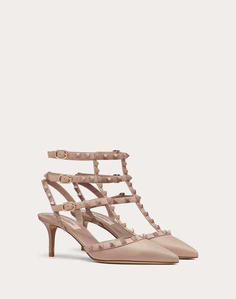 Discover the for Woman. Find the entire collection at the Valentino Online Boutique and shop designer icons to wear. Valentino Rockstud Shoes, Designer Pumps, Dresses Style, Valentino Rockstud, Ankle Strap Pumps, Strap Pumps, Boutique Online, Valentino Studs, Ankle Straps