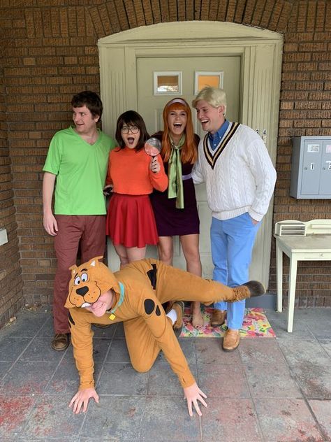 5 Person Halloween Costume, Scooby Doo Disfraz, 4 People Halloween Costumes, 4 Person Halloween Costumes, Scooby Doo Halloween Costumes, Funny Group Halloween Costumes, Cartoon Halloween Costumes, Halloween Costumes For Work, Kostum Halloween