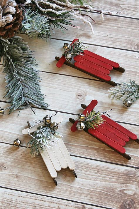 Diy Holiday Decorations, Homemade Christmas Ornaments, Rustic Christmas Ornaments, Ornaments To Make, Christmas Crafts To Sell, Fun Christmas Crafts, Gift Toppers, Popsicle Stick, Easy Christmas Crafts